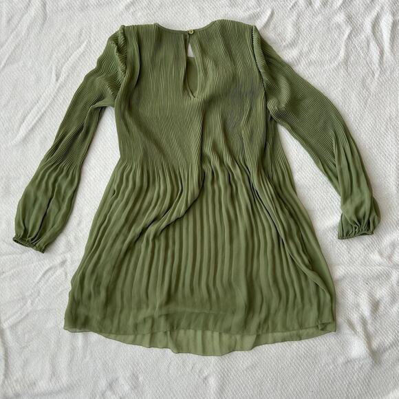 Aritzia Wilfred Daydreamer sage Green pleated mini dress long sleeve flowy XXS - Picture 6 of 6